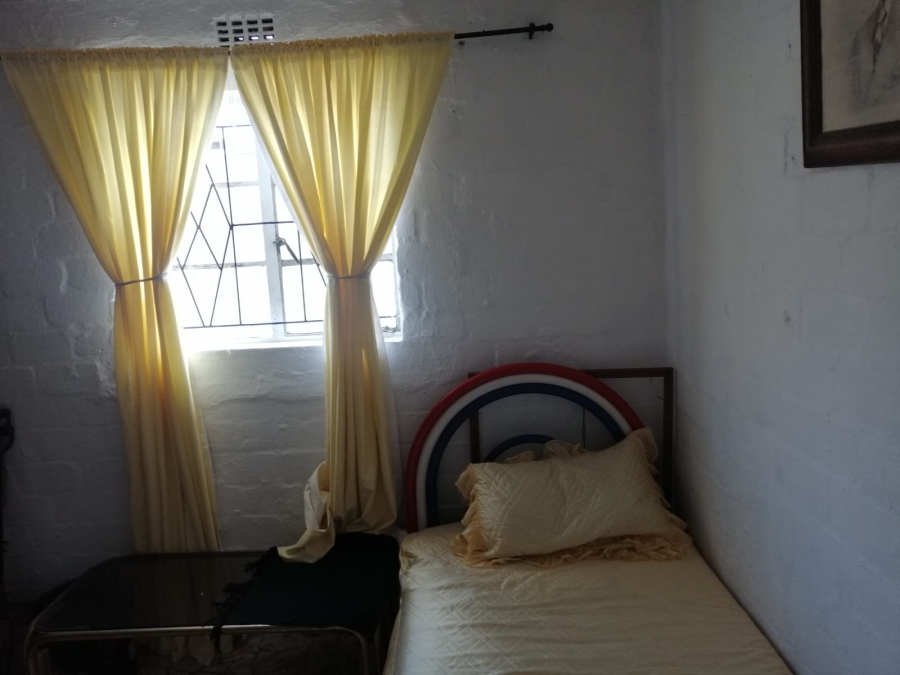 2 Bedroom Property for Sale in Hanover Park Western Cape